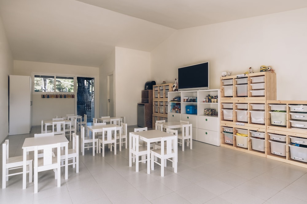 Iberostar Waves Pinos Park — Attractions for children in Capdepera, Balearic Islands