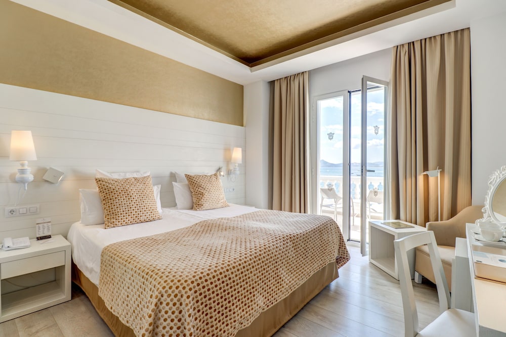 Hotel Illa D'Or — Hotel rooms in Puerto Pollensa, Balearic Islands