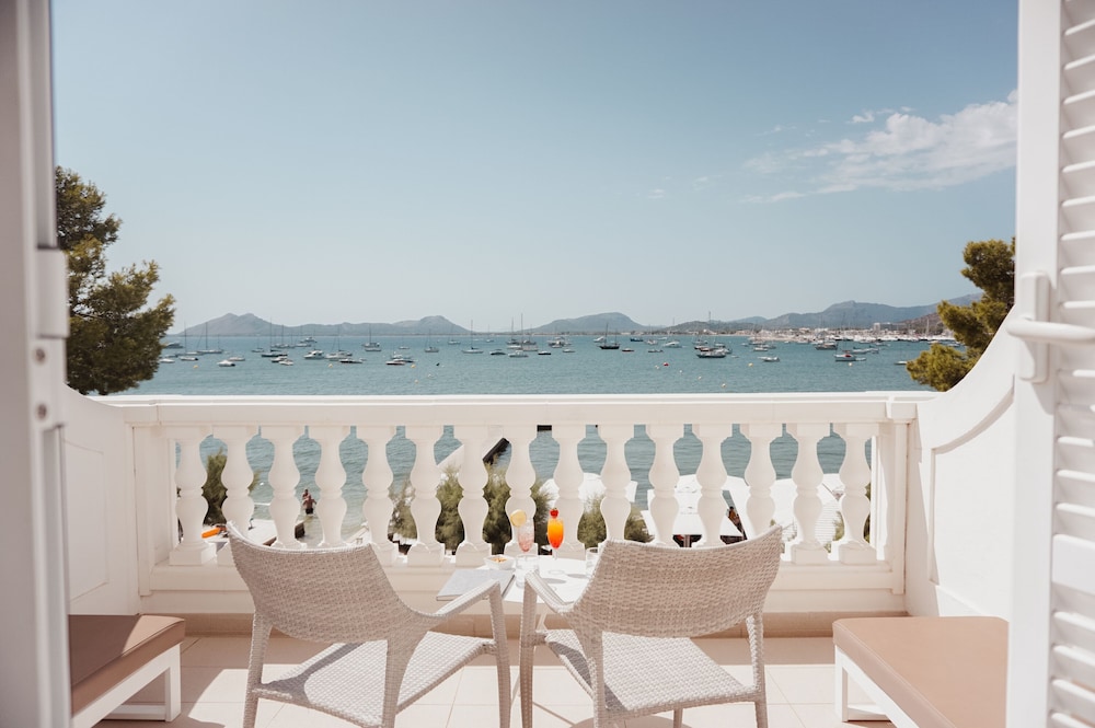 Hotel Illa D'Or — Hotel rooms in Puerto Pollensa, Balearic Islands