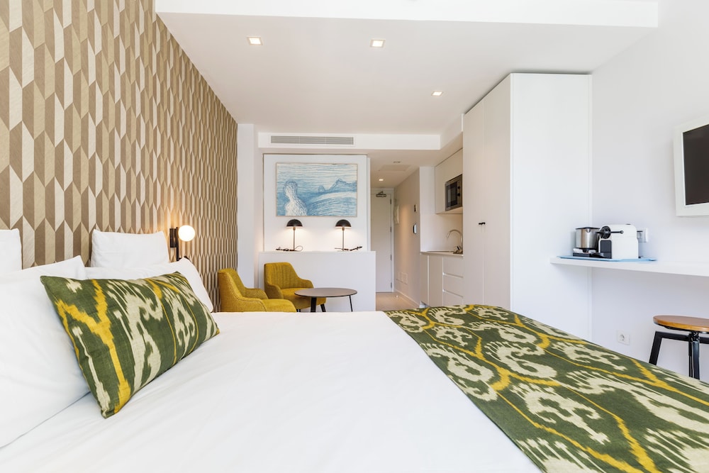 Hotel Illa D'Or — Hotel rooms in Puerto Pollensa, Balearic Islands
