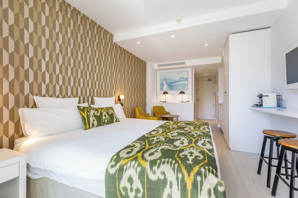 Hotel Illa D'Or — Hotel rooms in Puerto Pollensa, Balearic Islands