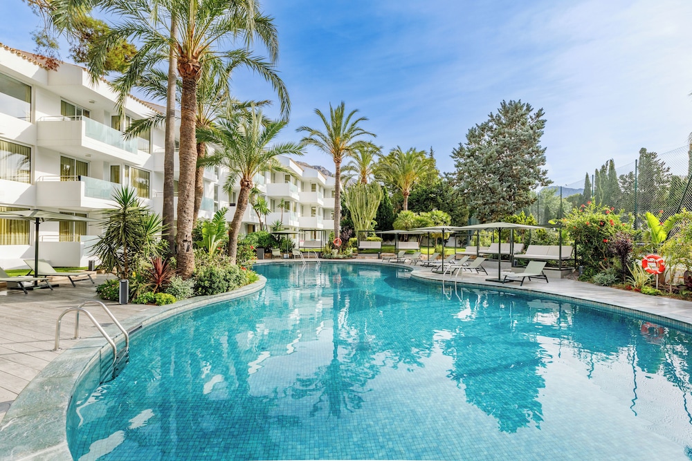 Hotel Illa D'Or — Swimming pool in Puerto Pollensa, Balearic Islands