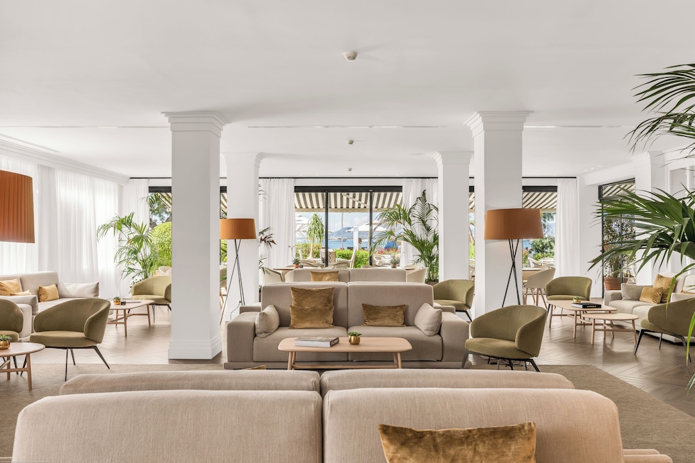 Hotel Illa D'Or — Restaurant & bars in Puerto Pollensa, Balearic Islands