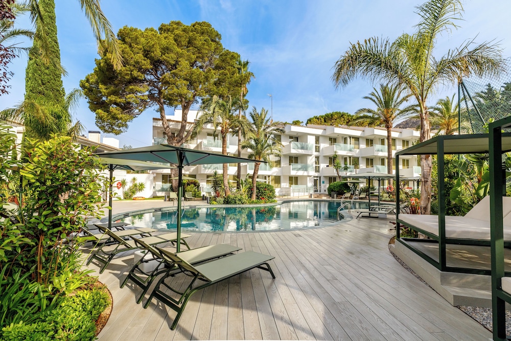 Hotel Illa D'Or — Swimming pool in Puerto Pollensa, Balearic Islands