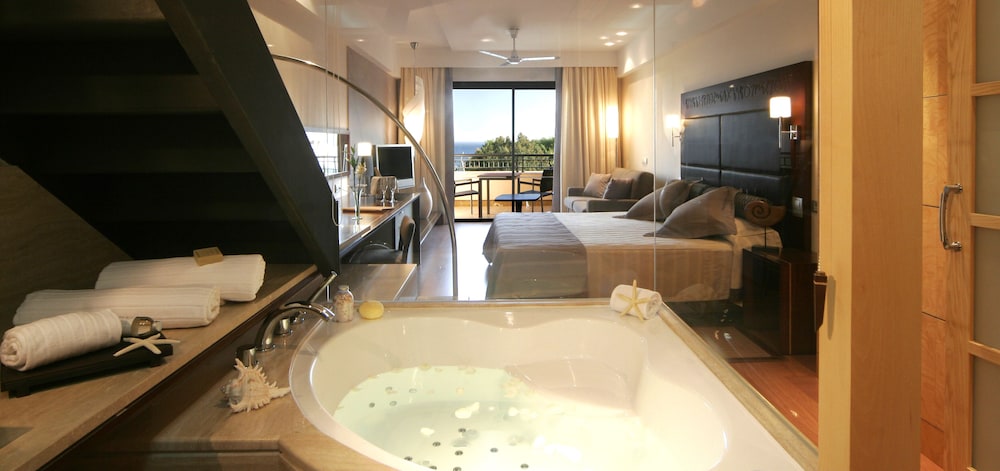 Insotel Fenicia Prestige Suites & Spa — Rooms in Santa Eulalia, Balearic Islands