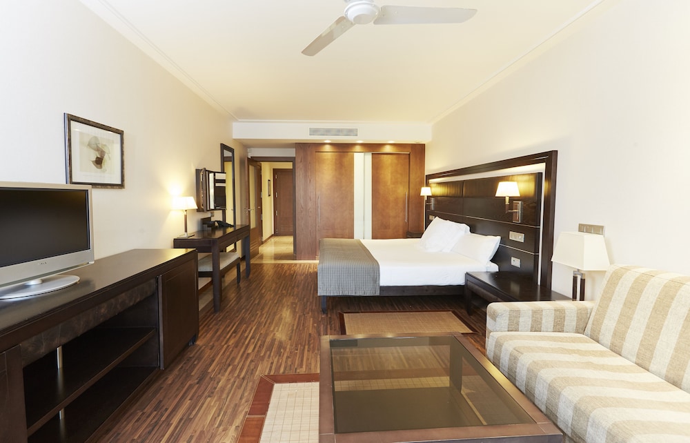 Insotel Fenicia Prestige Suites & Spa — Rooms in Santa Eulalia, Balearic Islands