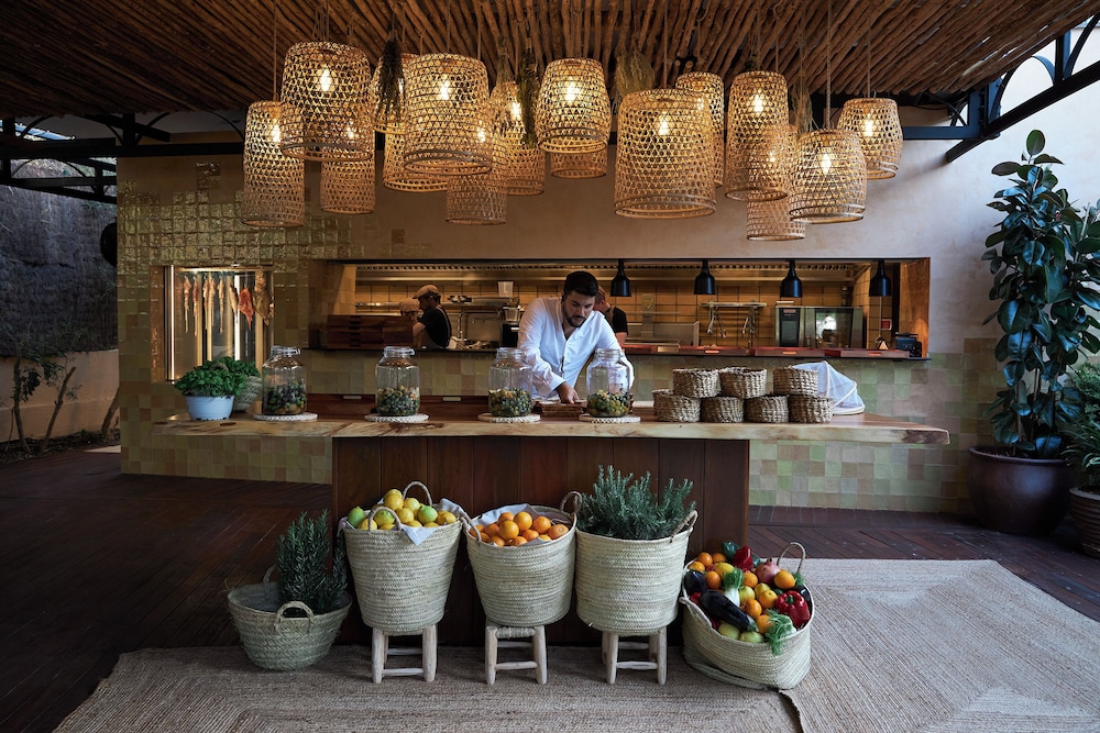 Insotel Fenicia Prestige Suites & Spa — Restaurant in Santa Eulalia, Balearic Islands