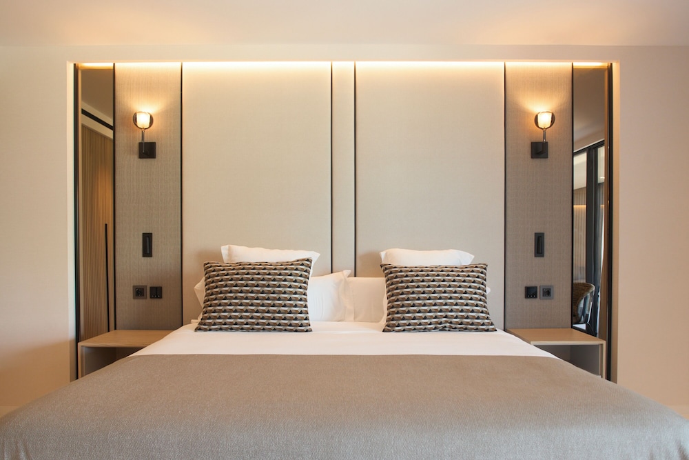 Insotel Fenicia Prestige Suites & Spa — Rooms in Santa Eulalia, Balearic Islands