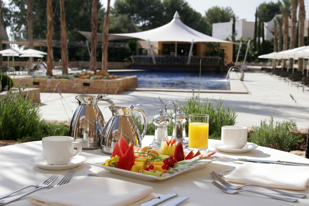 Insotel Fenicia Prestige Suites & Spa — Restaurant in Santa Eulalia, Balearic Islands
