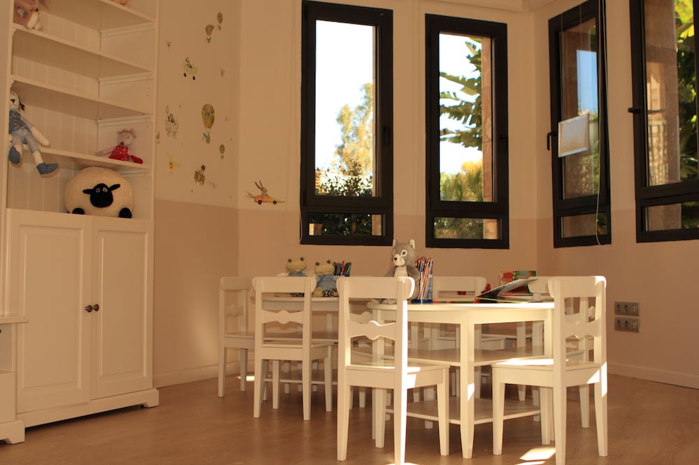 Insotel Fenicia Prestige Suites & Spa — Facilities in Santa Eulalia, Balearic Islands