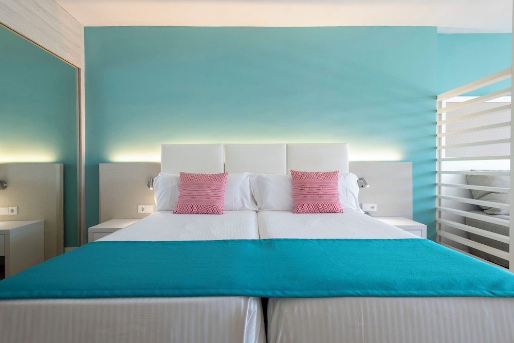 Leonardo Royal Hotel Mallorca — Hotel rooms in Magaluf, Balearic Islands