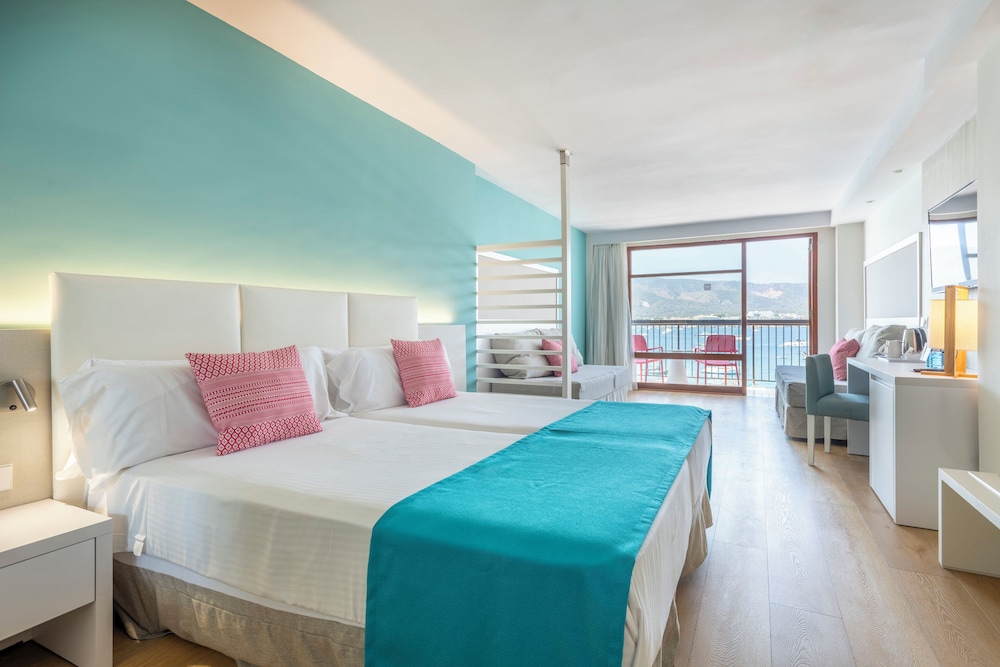 Leonardo Royal Hotel Mallorca — Hotel rooms in Magaluf, Balearic Islands