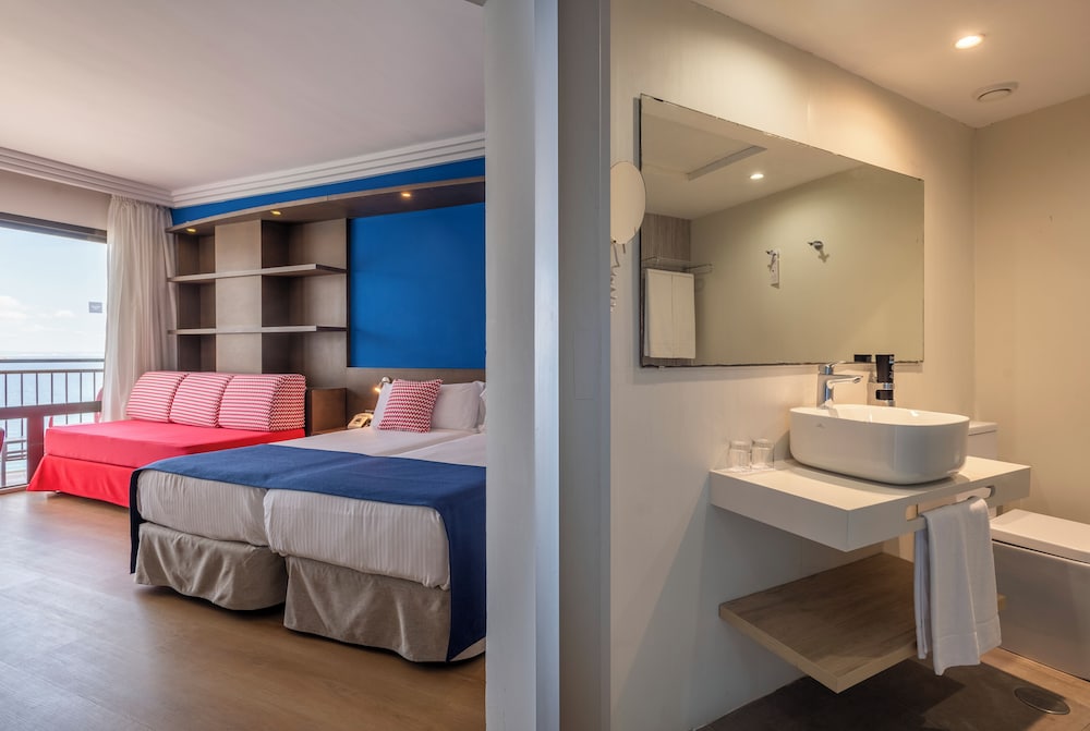 Leonardo Royal Hotel Mallorca — Hotel rooms in Magaluf, Balearic Islands