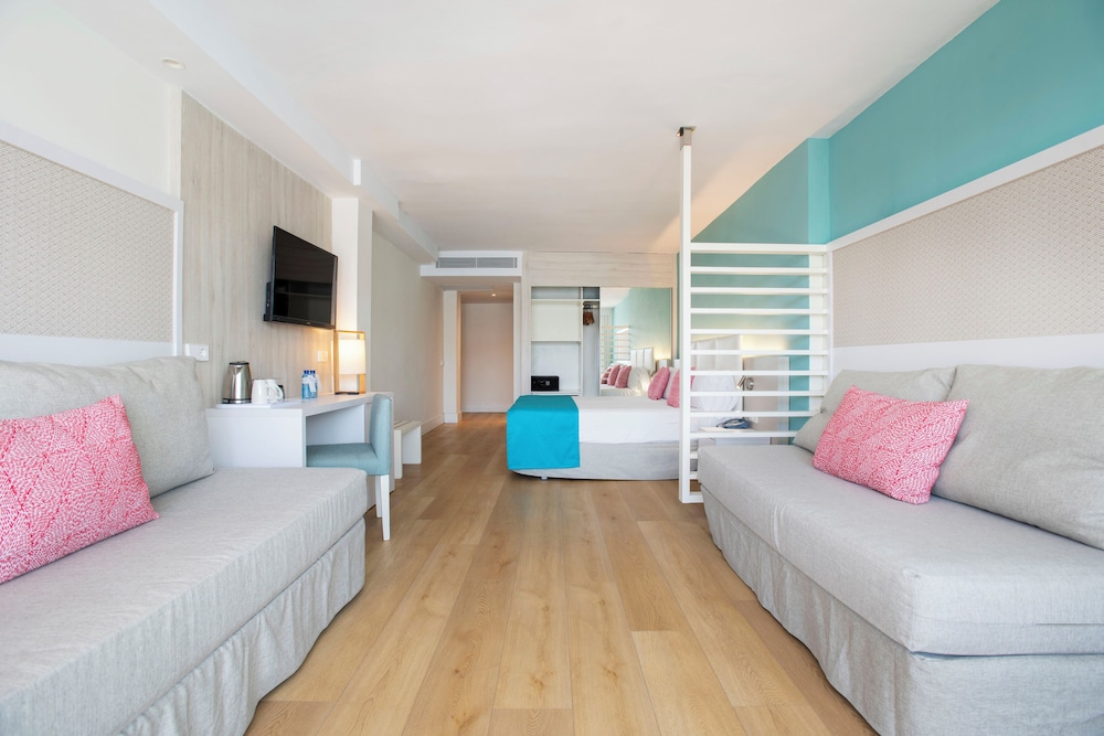 Leonardo Royal Hotel Mallorca — Hotel rooms in Magaluf, Balearic Islands