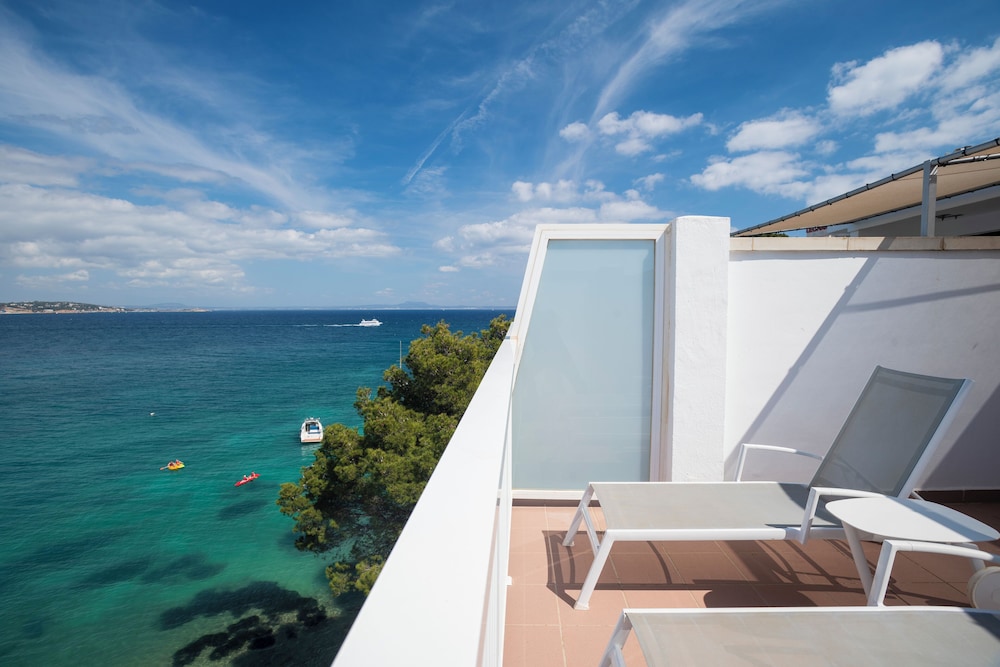 Leonardo Royal Hotel Mallorca — Hotel building in Magaluf, Balearic Islands