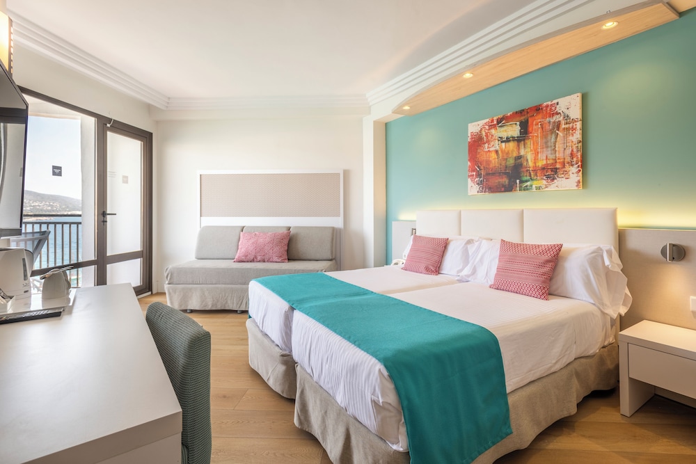 Leonardo Royal Hotel Mallorca — Hotel rooms in Magaluf, Balearic Islands