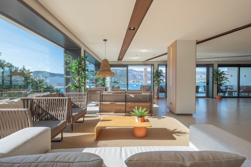 Leonardo Royal Hotel Mallorca — Hotel rooms in Magaluf, Balearic Islands