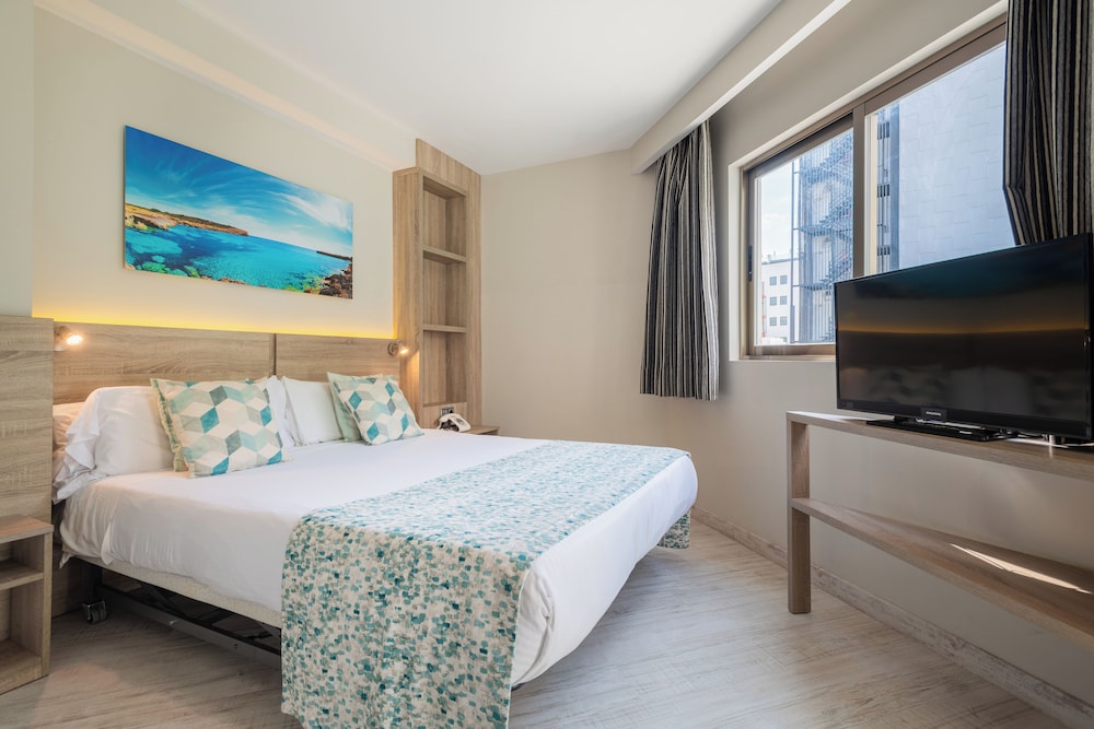 Leonardo Royal Hotel Mallorca — Hotel rooms in Magaluf, Balearic Islands