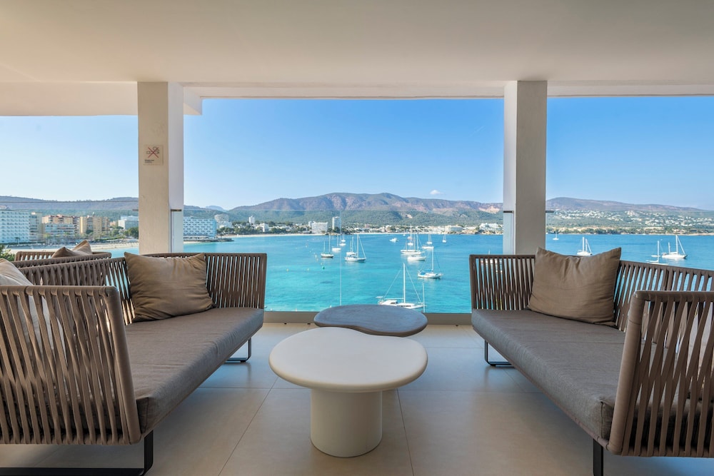 Leonardo Royal Hotel Mallorca — Hotel rooms in Magaluf, Balearic Islands