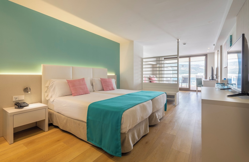 Leonardo Royal Hotel Mallorca — Hotel rooms in Magaluf, Balearic Islands