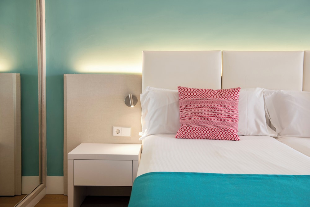 Leonardo Royal Hotel Mallorca — Hotel rooms in Magaluf, Balearic Islands