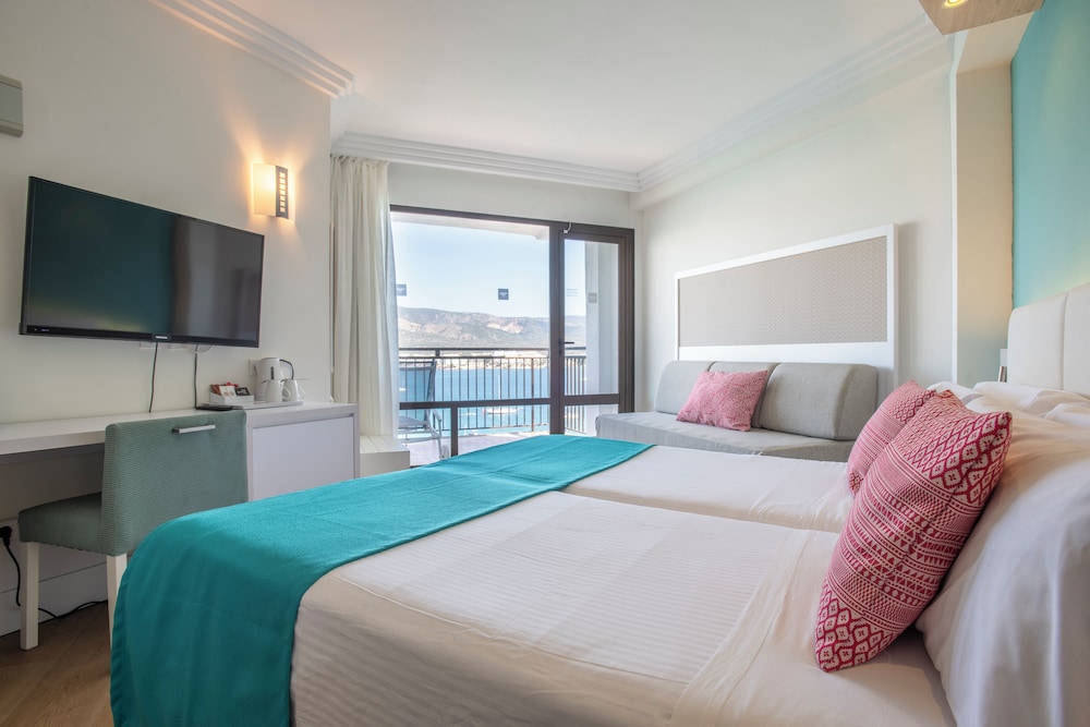 Leonardo Royal Hotel Mallorca — Hotel rooms in Magaluf, Balearic Islands