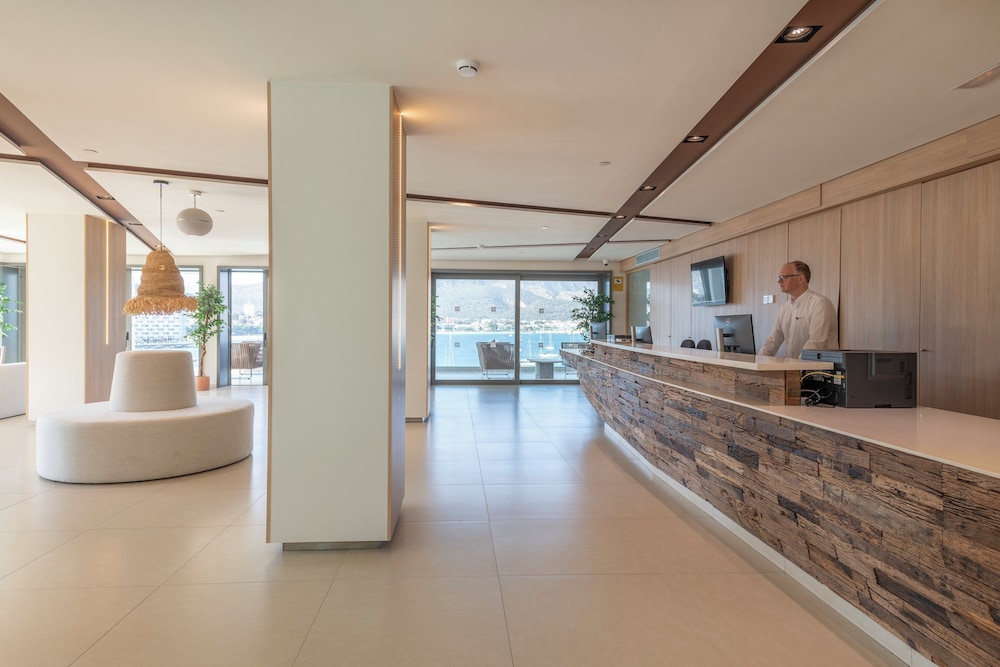 Leonardo Royal Hotel Mallorca — Hotel building in Magaluf, Balearic Islands