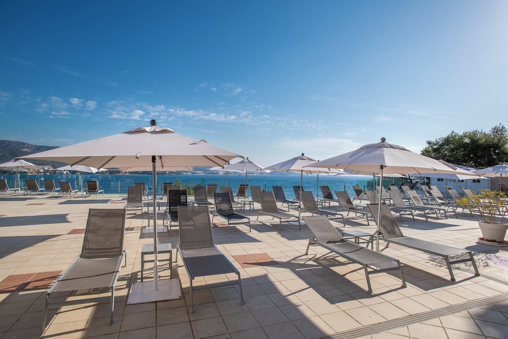 Leonardo Royal Hotel Mallorca Palmanova Bay — Beach in Magaluf, Balearic Islands