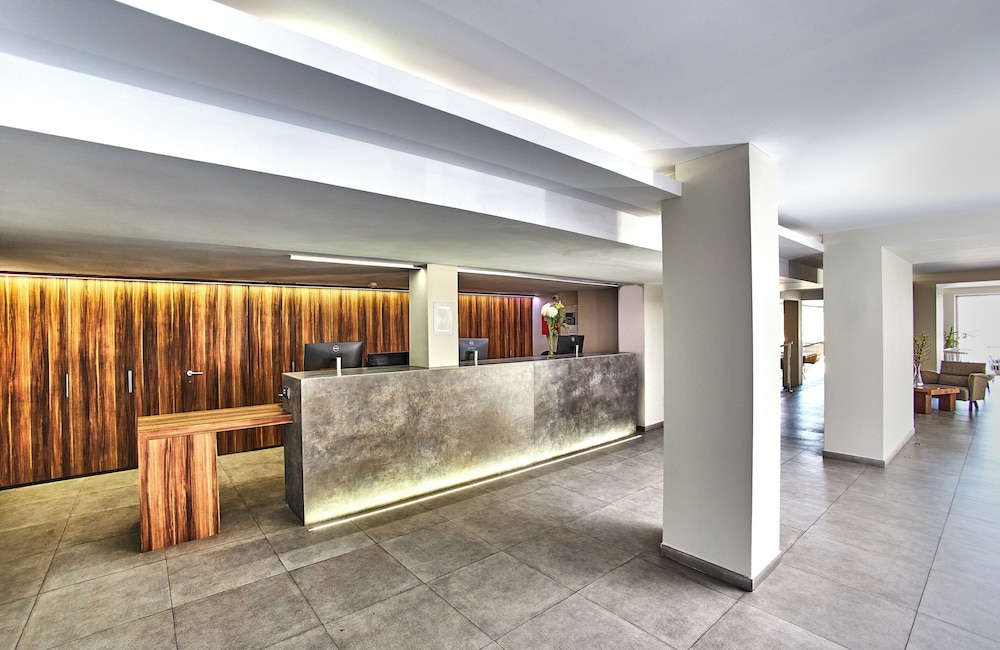 Leonardo Royal Hotel Mallorca Palmanova Bay — Hotel building in Magaluf, Balearic Islands