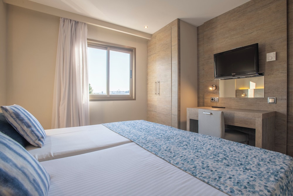 Leonardo Royal Hotel Mallorca Palmanova Bay — Hotel rooms in Magaluf, Balearic Islands