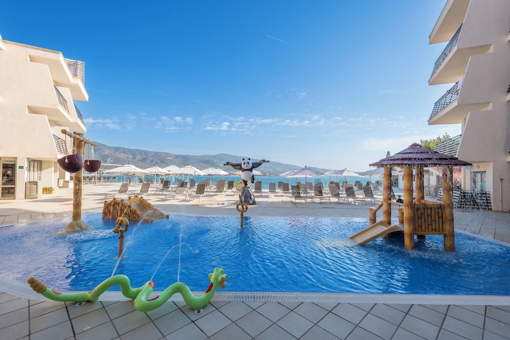 Leonardo Royal Hotel Mallorca Palmanova Bay — Attractions for children in Magaluf, Balearic Islands