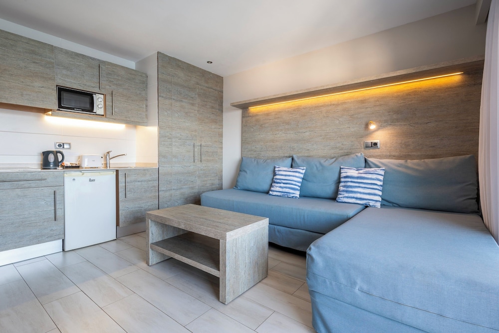 Leonardo Royal Hotel Mallorca Palmanova Bay — Hotel rooms in Magaluf, Balearic Islands