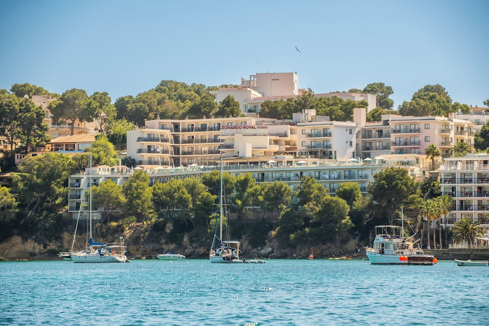 Leonardo Royal Hotel Mallorca Palmanova Bay — Hotel building in Magaluf, Balearic Islands