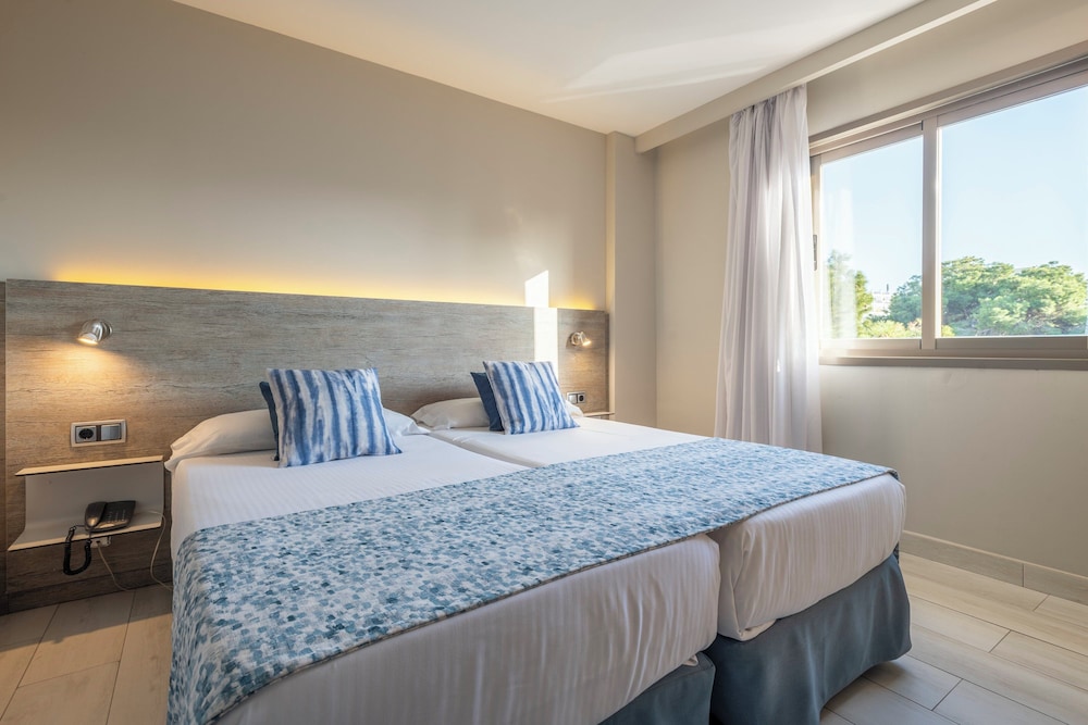 Leonardo Royal Hotel Mallorca Palmanova Bay — Hotel rooms in Magaluf, Balearic Islands