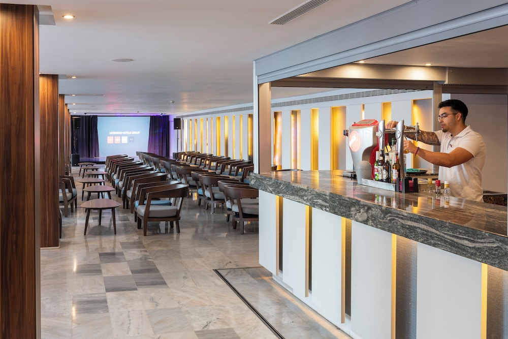 Leonardo Royal Hotel Mallorca Palmanova Bay — Restaurant & bars in Magaluf, Balearic Islands