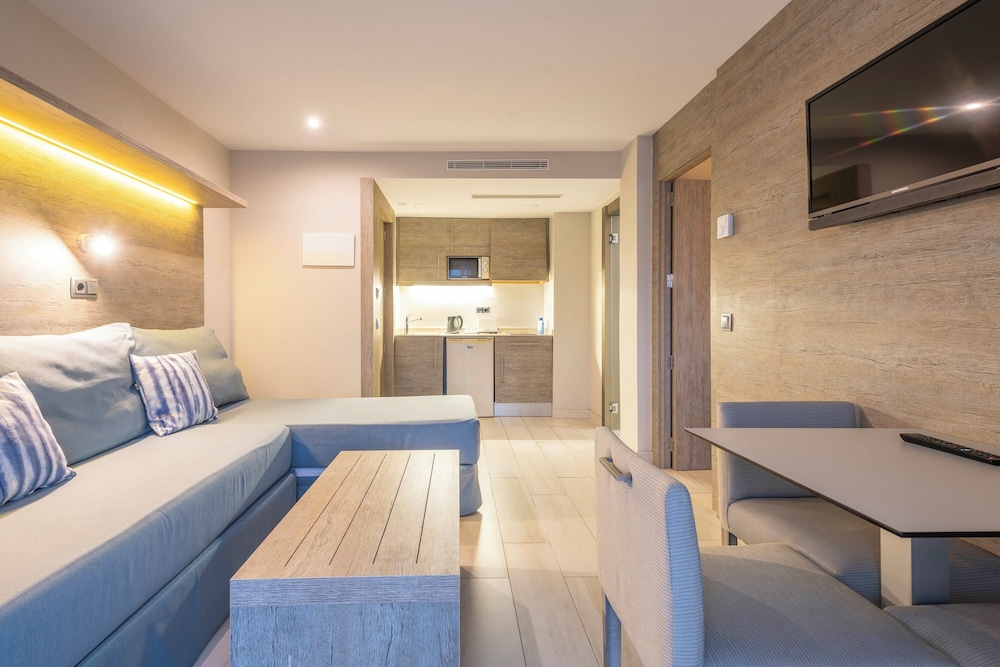 Leonardo Royal Hotel Mallorca Palmanova Bay — Hotel rooms in Magaluf, Balearic Islands