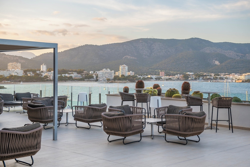 Leonardo Royal Hotel Mallorca Palmanova Bay — Restaurant & bars in Magaluf, Balearic Islands