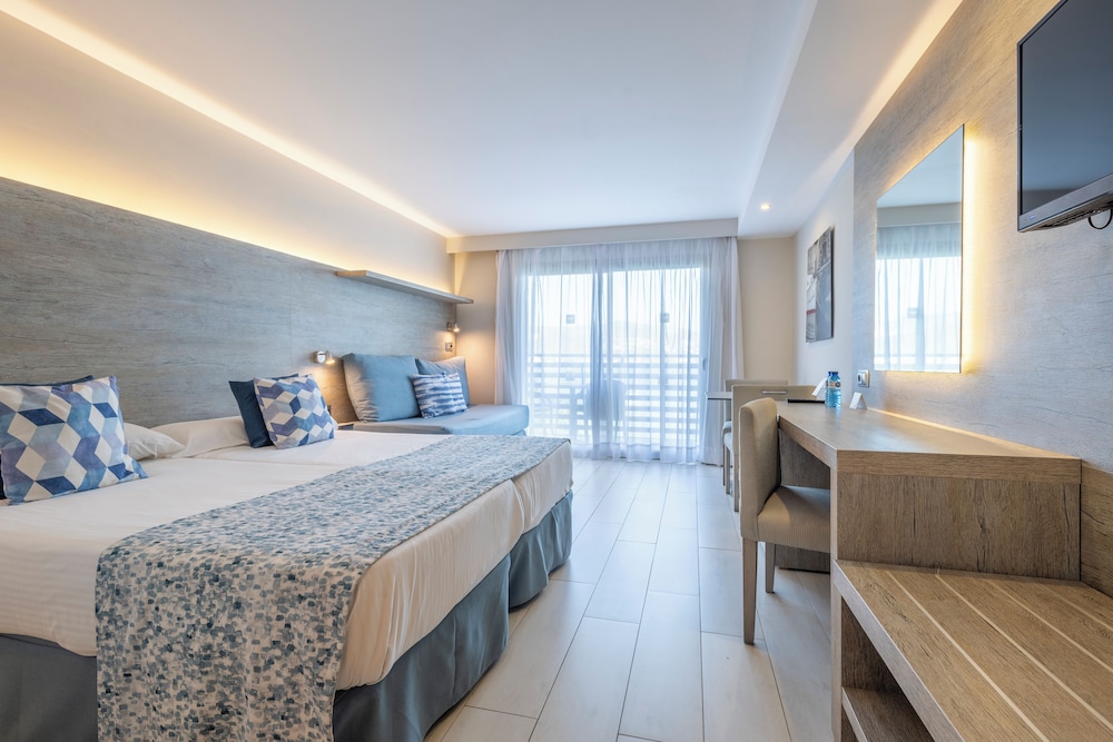 Leonardo Royal Hotel Mallorca Palmanova Bay — Hotel rooms in Magaluf, Balearic Islands