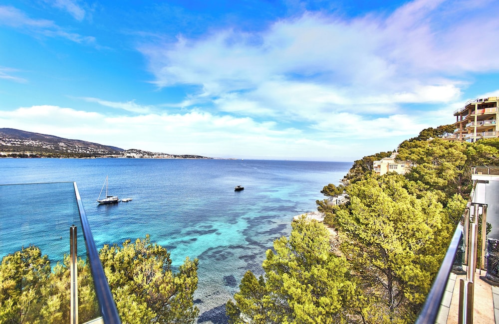 Leonardo Royal Hotel Mallorca Palmanova Bay — Attractions in the area in Magaluf, Balearic Islands
