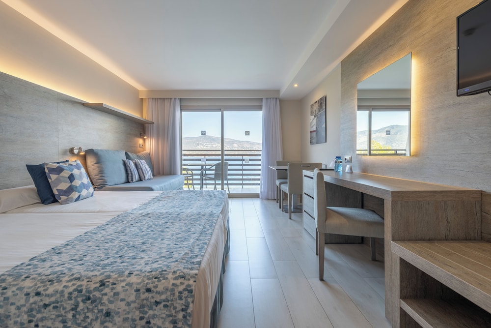 Leonardo Royal Hotel Mallorca Palmanova Bay — Hotel rooms in Magaluf, Balearic Islands
