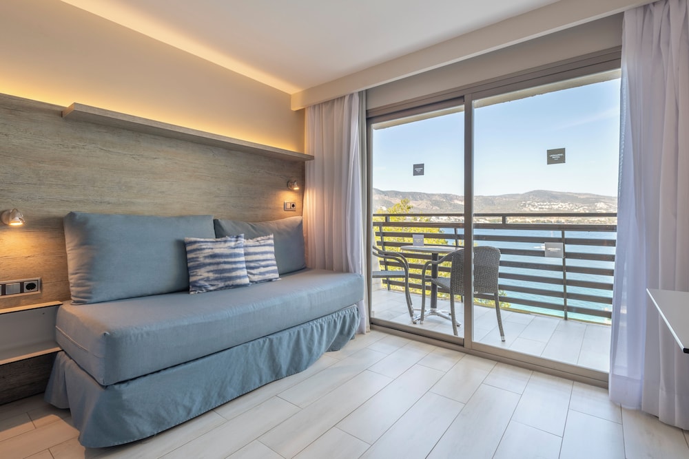 Leonardo Royal Hotel Mallorca Palmanova Bay — Hotel rooms in Magaluf, Balearic Islands
