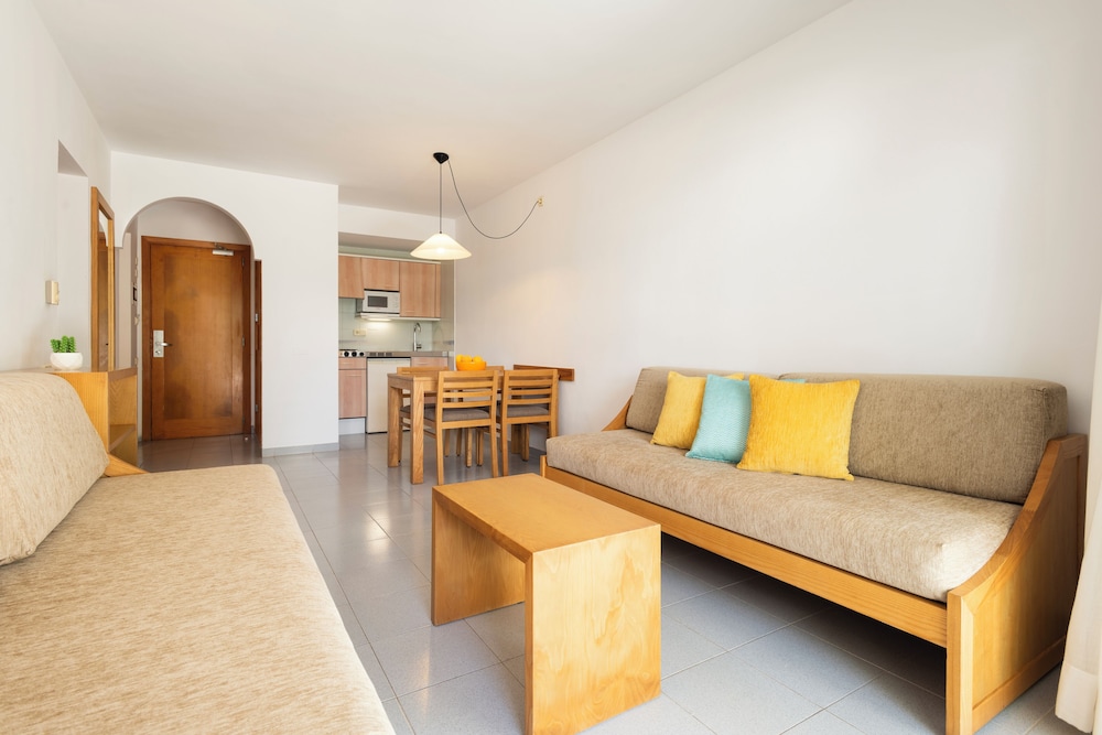 Inturotel Azul Garden — Hotel rooms in Cala d´Or, Balearic Islands