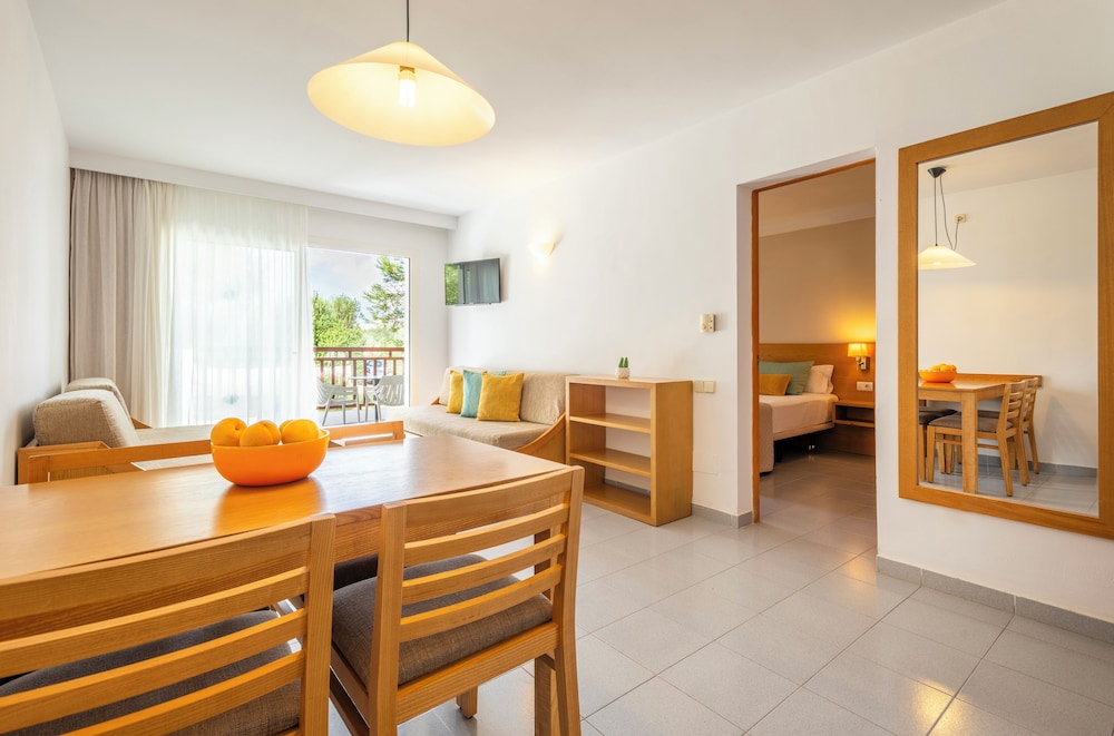 Inturotel Azul Garden — Hotel rooms in Cala d´Or, Balearic Islands