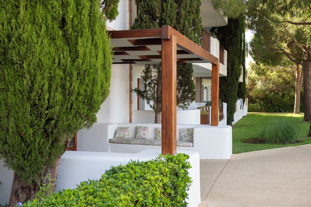 Inturotel Azul Garden — Hotel building in Cala d´Or, Balearic Islands
