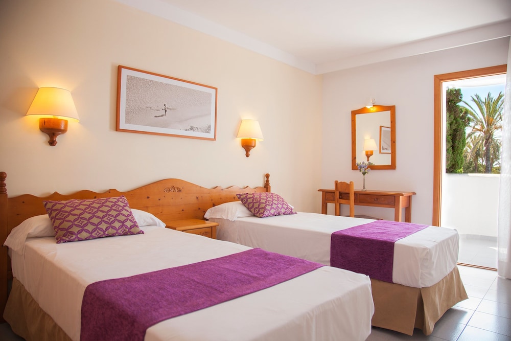 Inturotel Azul Garden — Hotel rooms in Cala d´Or, Balearic Islands