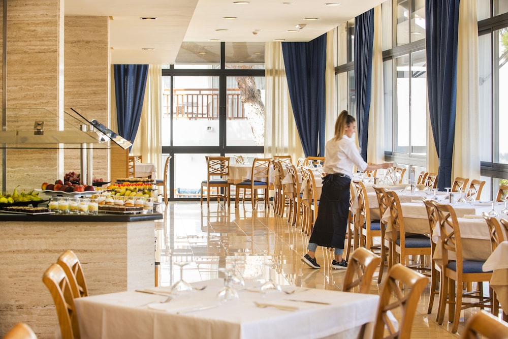 Inturotel Azul Garden — Restaurant & bars in Cala d´Or, Balearic Islands