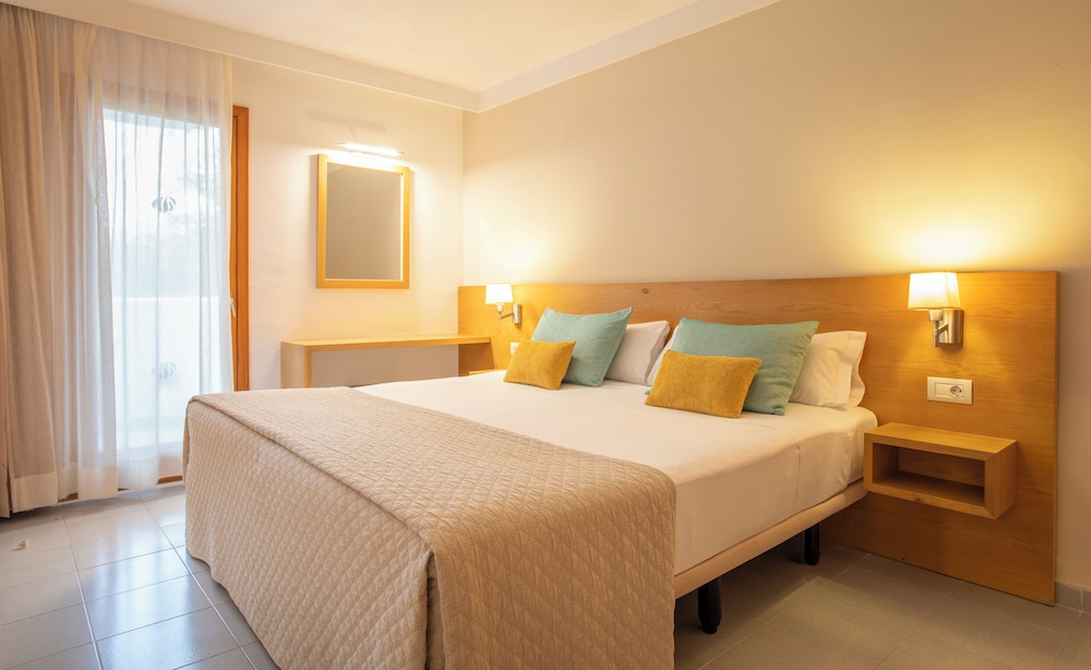 Inturotel Azul Garden — Hotel rooms in Cala d´Or, Balearic Islands