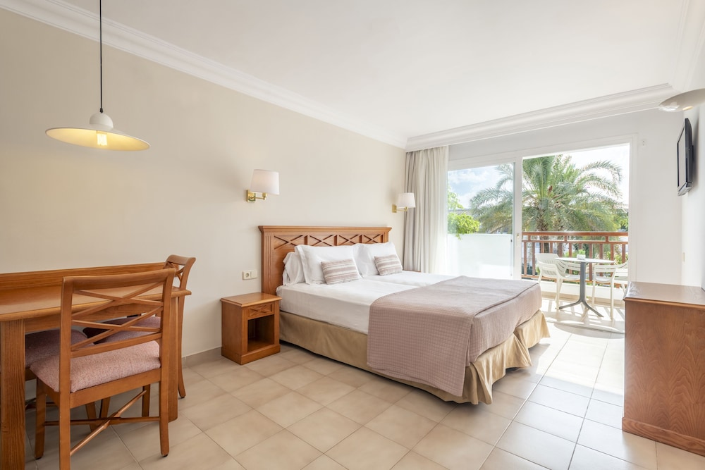 Inturotel Cala Azul — Hotel rooms in Cala d´Or, Balearic Islands