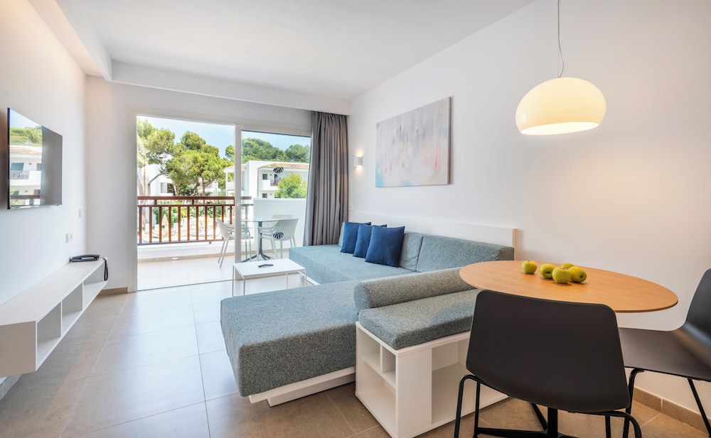 Inturotel Cala Azul — Hotel rooms in Cala d´Or, Balearic Islands