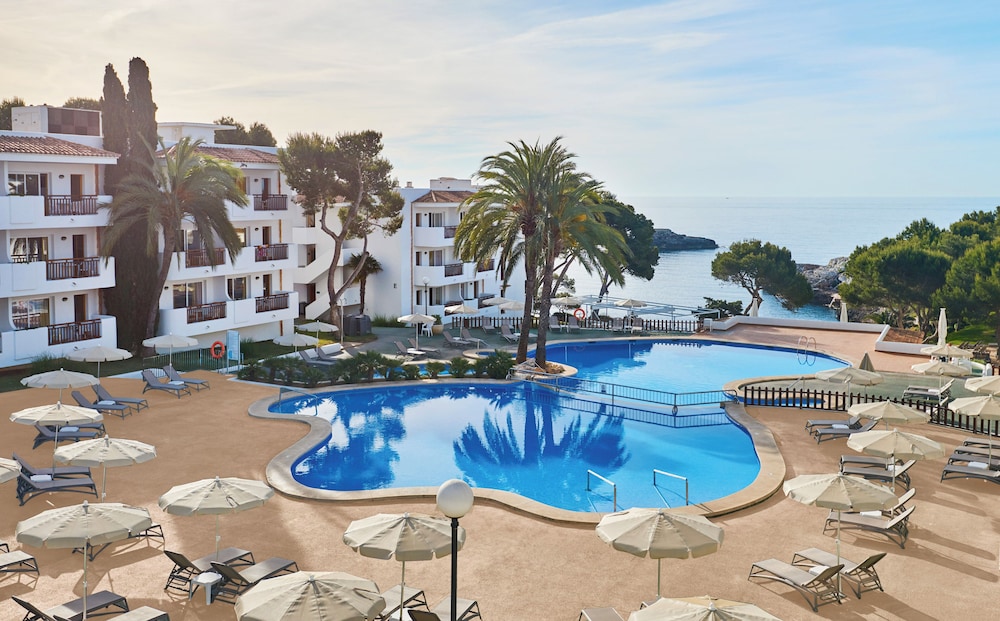 Inturotel Cala Azul — Swimming pool in Cala d´Or, Balearic Islands